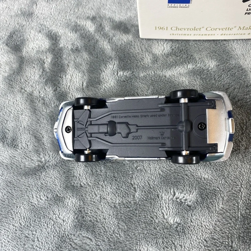1961 Chevrolet Corvette Mako Shark I - 2007 Hallmark Ornament - Concept Car